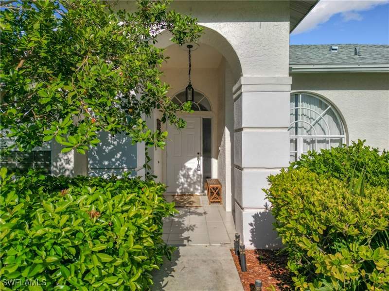 3 bedroom SingleFamilyResidence at 4991 Brixton Ct, Briarwood, Naples — photo 2