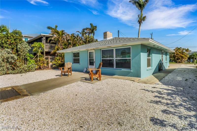 2 bedroom SingleFamilyResidence at 2686 Clyde St, Island Harbors, Matlacha — photo 2