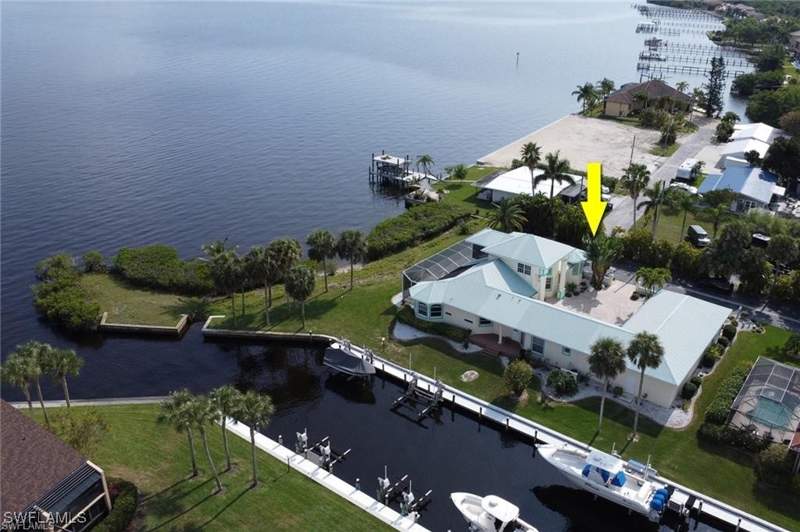 4 bedroom SingleFamilyResidence at 15472 Nelsons Walk Ct, Admiralty Yacht & Racquet Club, North Fort Myers — photo 3