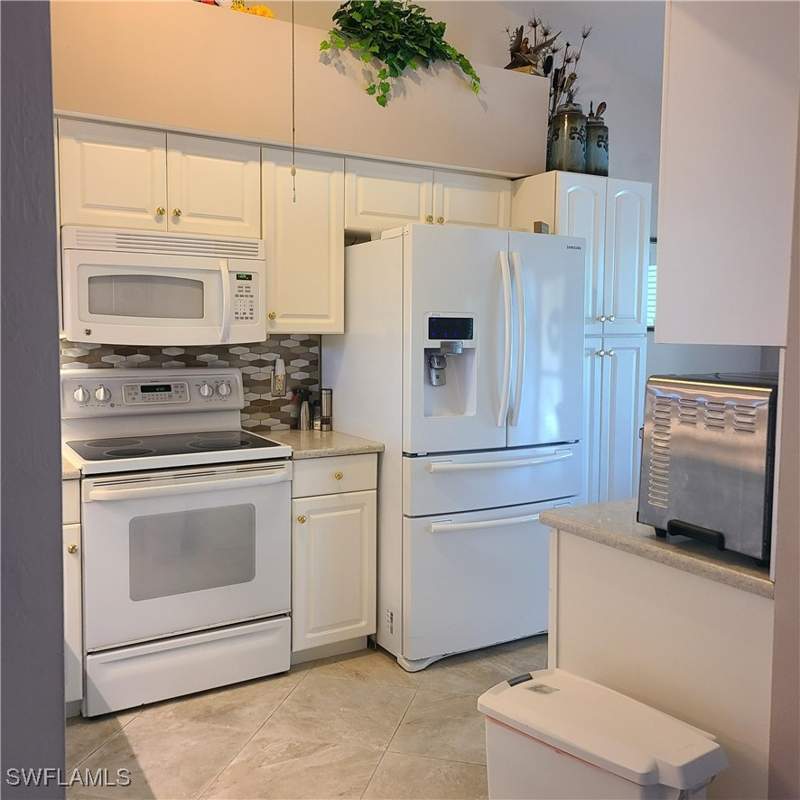 2 bedroom Condominium at 20151 Ian Ct 309, Villages On Lake Augusta, Estero — photo 4