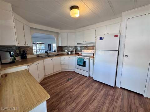 16027 Tangelo Way, North Fort Myers FL - photo 6 of 38