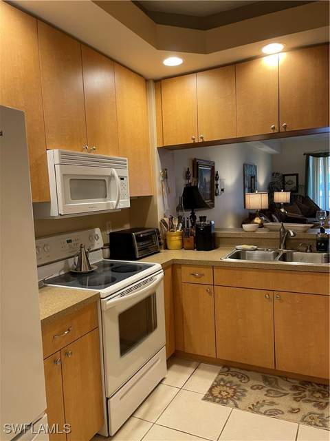 1105 Van Loon Commons Cir 303, Cape Coral FL - photo 10 of 24