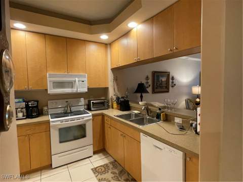 1105 Van Loon Commons Cir 303, Cape Coral FL - photo 9 of 24