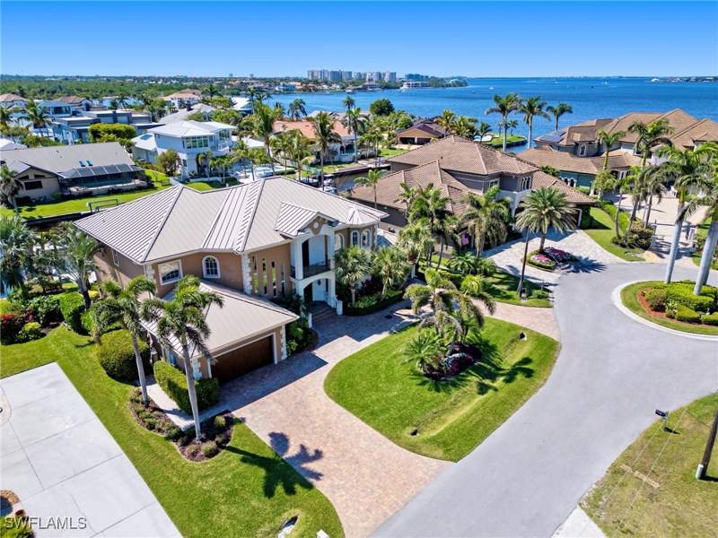 4 bedroom SingleFamilyResidence at 798 Cypress Lake Cir, Town And River, Fort Myers — photo 3