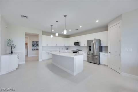273 Indies Dr E 202, Naples FL - photo 9 of 27