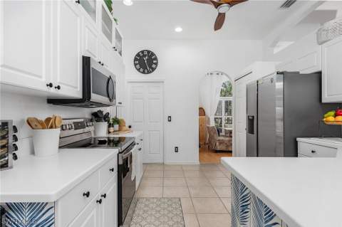 122 SW 48th Ter, Cape Coral FL - photo 11 of 25