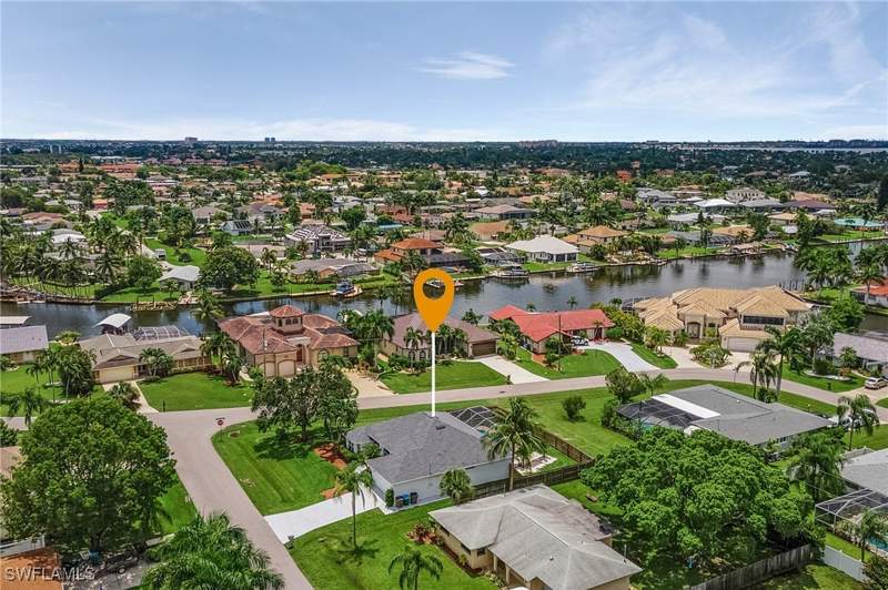 3 bedroom SingleFamilyResidence at 122 SW 48th Ter, Cape Coral, Cape Coral — photo 4