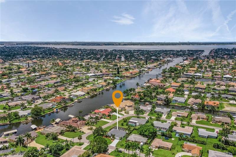 3 bedroom SingleFamilyResidence at 122 SW 48th Ter, Cape Coral, Cape Coral — photo 5