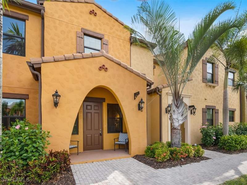 2 bedroom Condominium at 9071 Albion Ln N 5703, Ole, Naples — photo 2