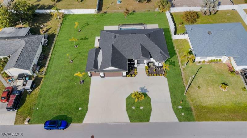3 bedroom SingleFamilyResidence at 423 NW 6th Ter, Cape Coral, Cape Coral — photo 2