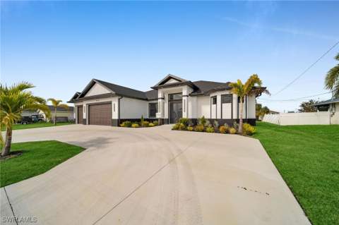 423 NW 6th Ter, Cape Coral FL - photo 7 of 40