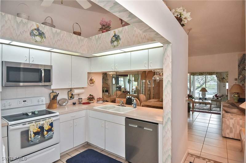 3 bedroom Attached at 203 McGregor Park Cir, McGregor Park Condo, Fort Myers — photo 5