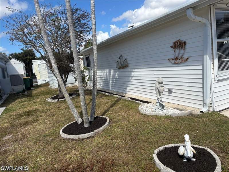 1 bedroom ManufacturedHome at 4 Onyx Dr 4O, Enchanting Shores, Naples — photo 2