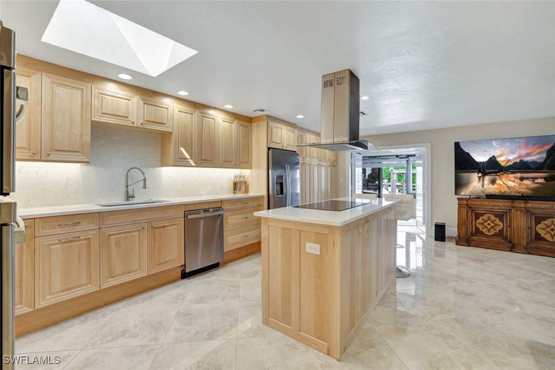 2 bedroom Condominium at 1405 Curlew Ave 3, Granada, Naples — photo 5