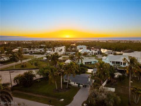 1796 Holiday Ln, Naples FL - photo 17 of 30