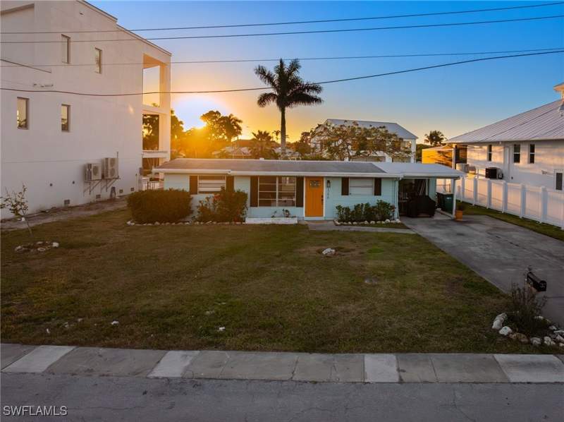 3 bedroom SingleFamilyResidence at 1796 Holiday Ln, Brookside, Naples — photo 5