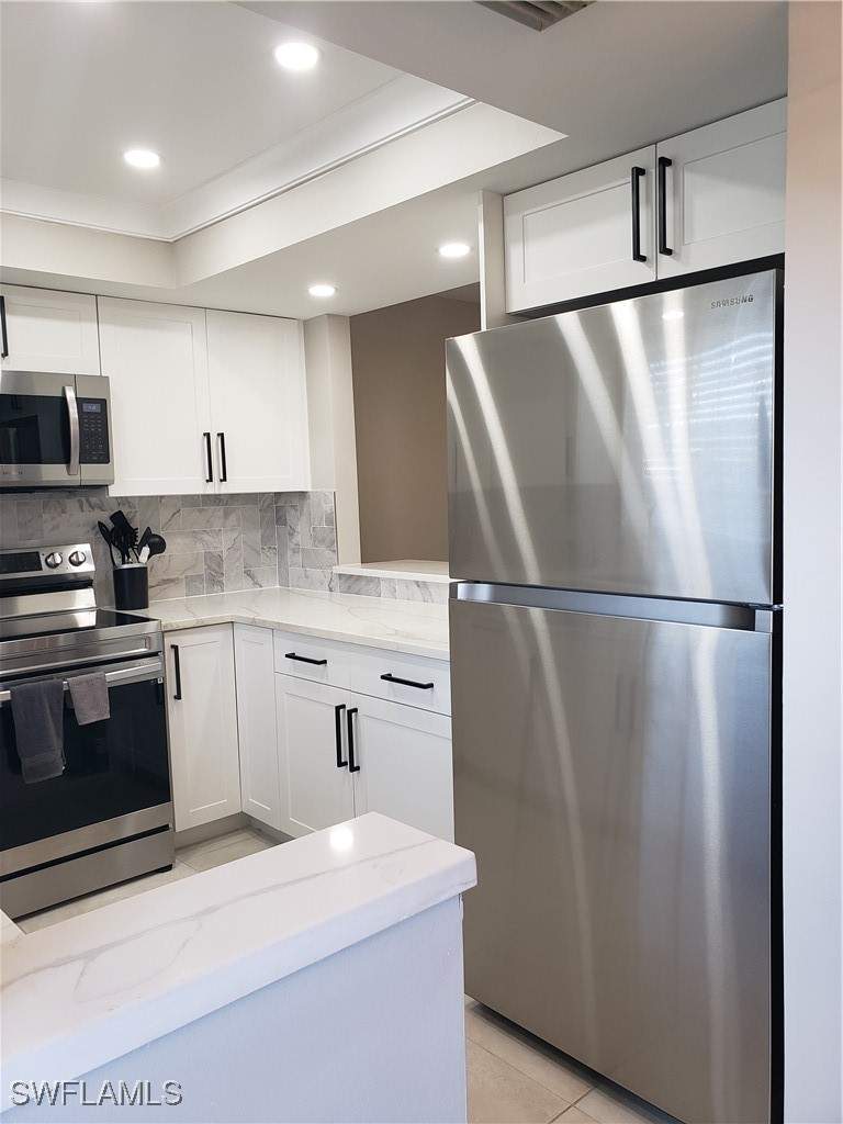 2 bedroom Condominium at 5435 Rattlesnake Hammock Rd E-102, Country Club Manor, Naples — photo 3