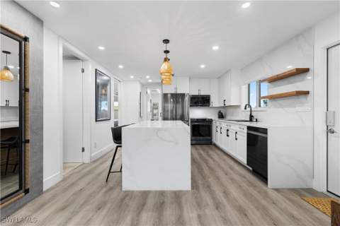 2500 Gulf Shore Blvd N N7, Naples FL - photo 8 of 27