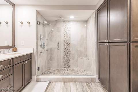 17170 Harbour Point Dr 437, Fort Myers FL - photo 23 of 41