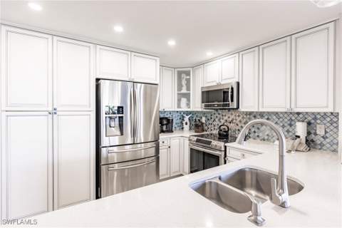 17170 Harbour Point Dr 437, Fort Myers FL - photo 8 of 41