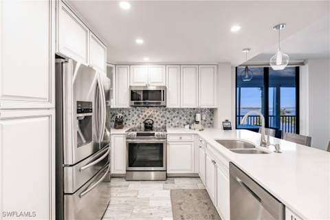 17170 Harbour Point Dr 437, Fort Myers FL - photo 9 of 41