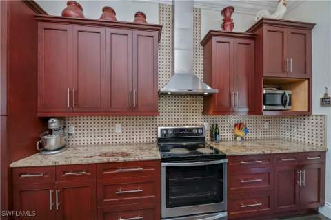 802 Poinsettia Ave, Lehigh Acres FL - photo 8 of 34