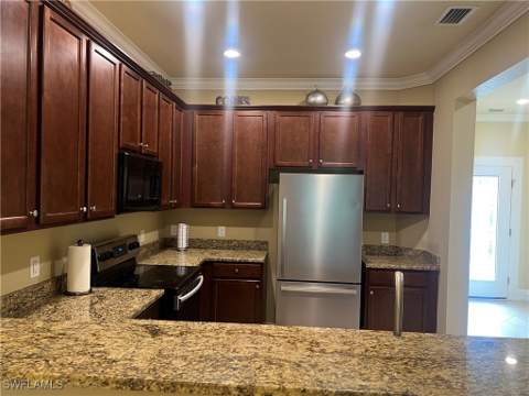 10300 Via Colomba Cir, Fort Myers FL - photo 6 of 46