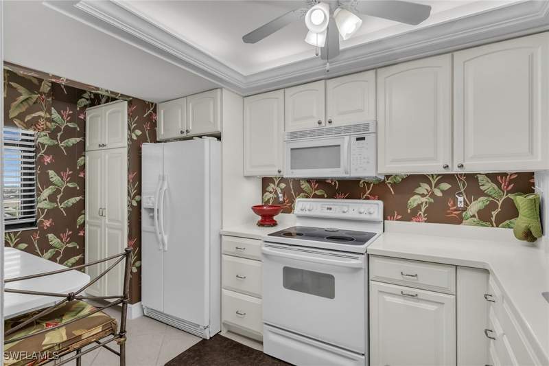 2 bedroom Condominium at 320 Seaview Ct 1201, South Seas Club Condo, Marco Island — photo 4