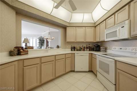 4191 Bay Beach Ln 253, Fort Myers Beach FL - photo 12 of 37