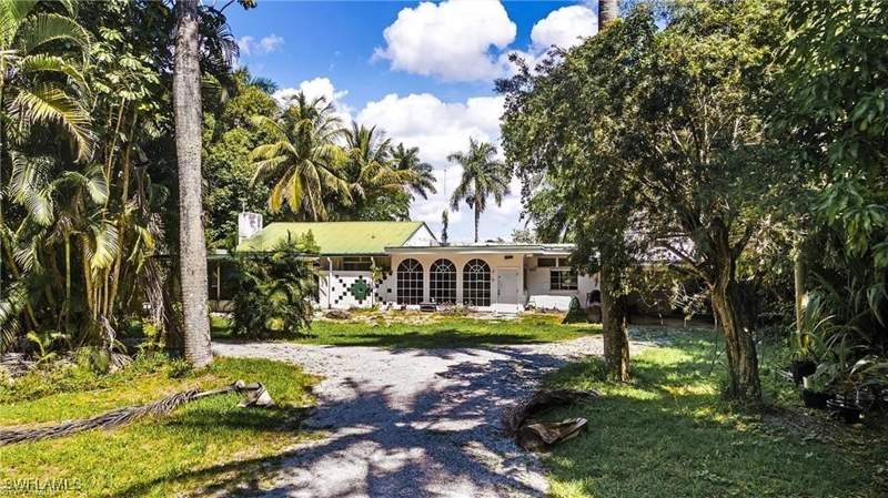 3 bedroom SingleFamilyResidence at 4355 Cypress Ln, Fort Myers, Fort Myers — photo 4