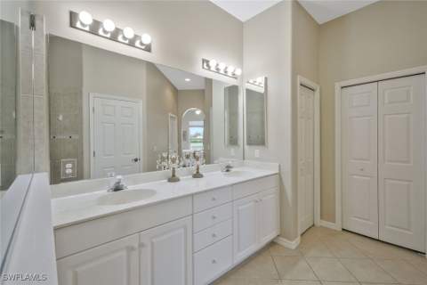 12732 Fox Ridge Dr, Bonita Springs FL - photo 16 of 34
