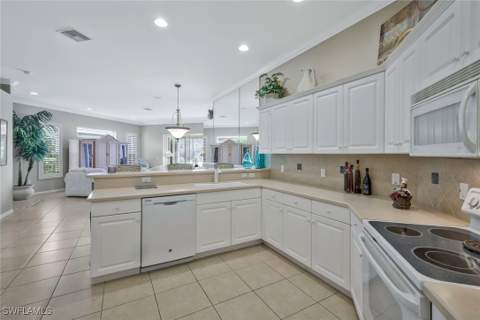 12732 Fox Ridge Dr, Bonita Springs FL - photo 7 of 34