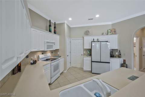 12732 Fox Ridge Dr, Bonita Springs FL - photo 8 of 34