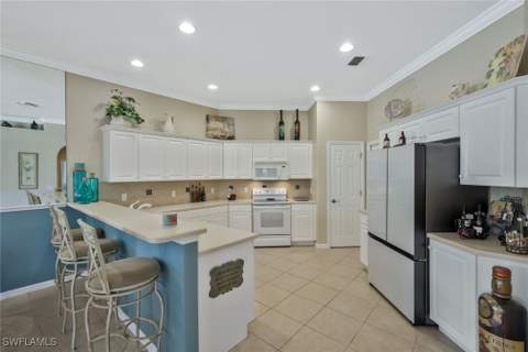12732 Fox Ridge Dr, Bonita Springs FL - photo 9 of 34