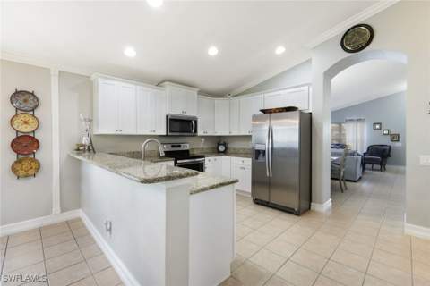 8937 Fawn Ridge Dr, Fort Myers FL - photo 6 of 43