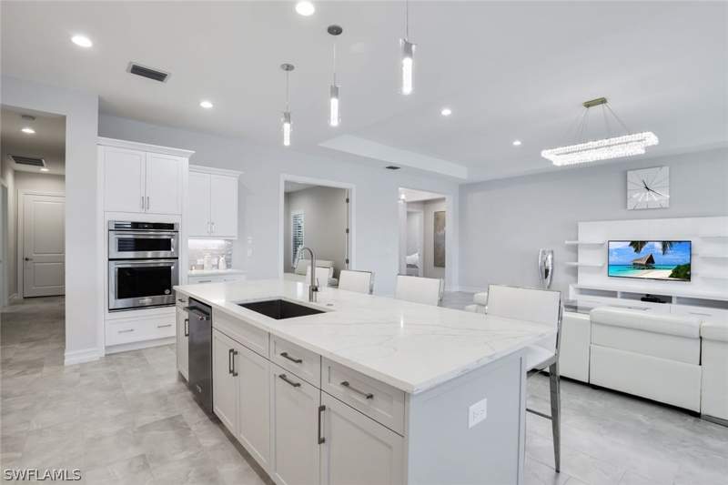 4 bedroom SingleFamilyResidence at 14327 Laguna Springs Ln, Crane Point, Naples — photo 5