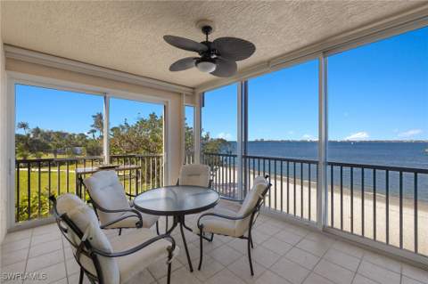 14811 Laguna Dr 101, Fort Myers FL - photo 24 of 37