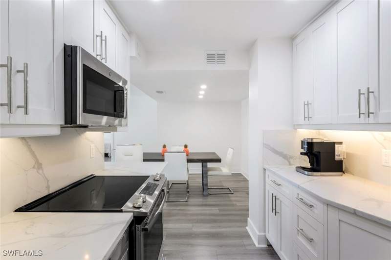 2 bedroom Condominium at 4005 Gulf Shore Blvd N 404, Gulfside, Naples — photo 2