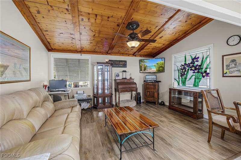 2 bedroom SingleFamilyResidence at 15925 Quail Trl, Pine Island, Bokeelia — photo 3