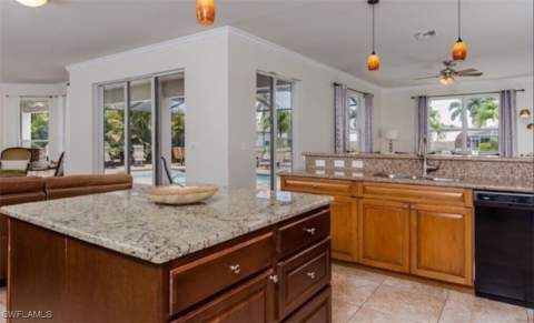 5221 Seagull Ct, Cape Coral FL - photo 10 of 34