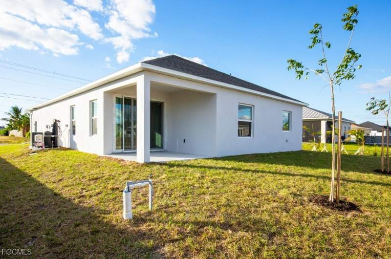 3 bedroom SingleFamilyResidence at 2119 NE Juanita Pl, Cape Coral, Cape Coral — photo 3