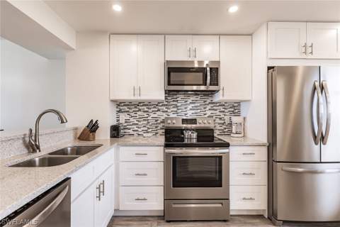 380 Seaview Ct 604, Marco Island FL - photo 6 of 36