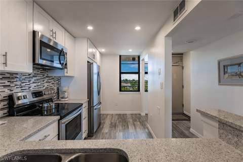 380 Seaview Ct 604, Marco Island FL - photo 8 of 36