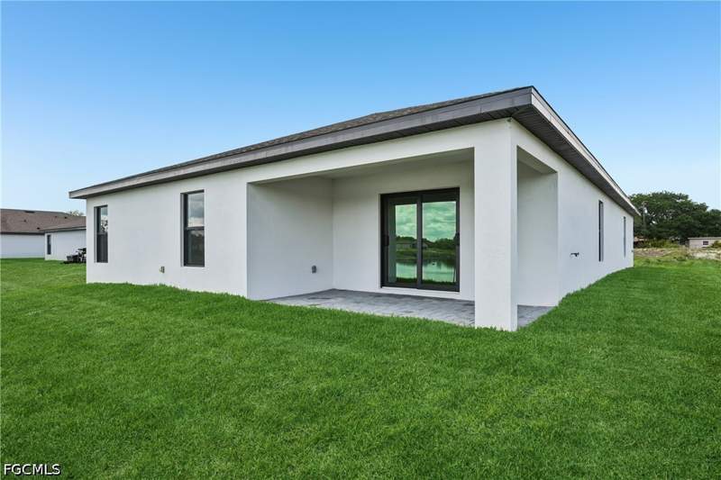4 bedroom SingleFamilyResidence at 871 Gen D Macarthur Ave, Labelle, Labelle — photo 5