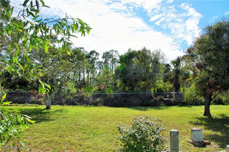 2 bedroom ManufacturedHome at 422 Snead Dr, Six Lakes Country Club, North Fort Myers — photo 5