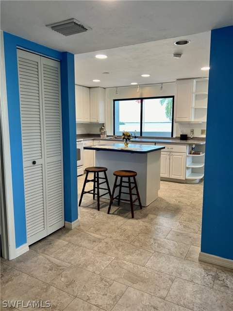 4263 Bay Beach Ln 111, Fort Myers Beach FL - photo 8 of 20
