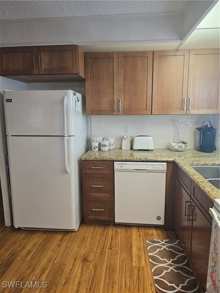 2 bedroom ManufacturedHome at 4 Elder St, Oak Park Village Co-Op Inc, Alva — photo 4