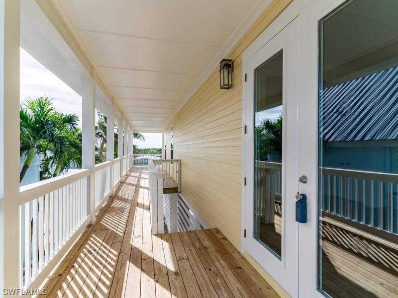 3 bedroom SingleFamilyResidence at 542 Coconut Ave, Goodland Isles, Goodland — photo 2