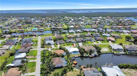2563 SW 27th Ave, Cape Coral FL - photo 6 of 50