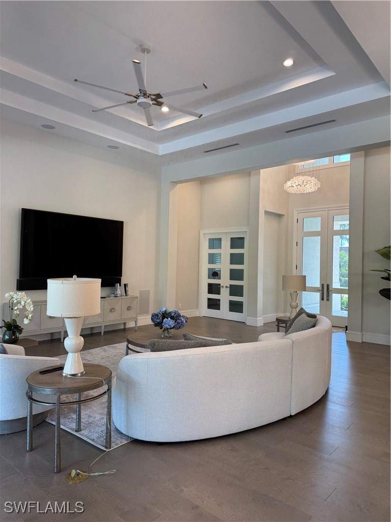 4 bedroom SingleFamilyResidence at 569 Neapolitan Way, Park Shore, Naples — photo 4